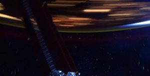 Астронавт МКС показав на фото високу швидкість обертання станції навколо Землі.
