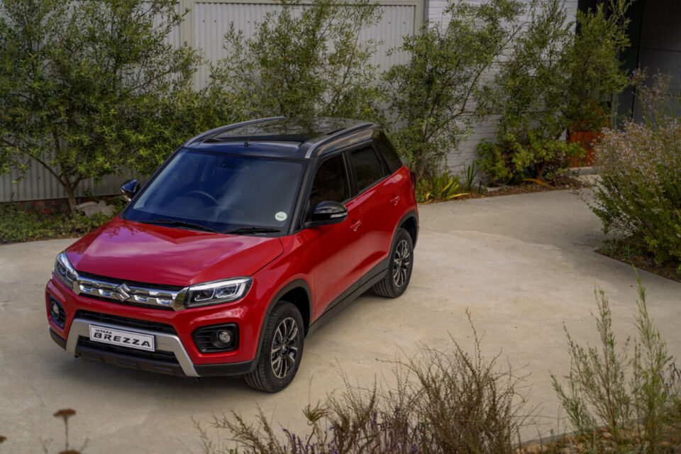 Компанія Suzuki оновлює кросовер Vitara Brezza. Він стане дешевшим в обслуговуванні