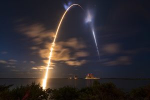 Політ, від якого волосся дибки: чому перший рейс SpaceX був смертельно небезпечним