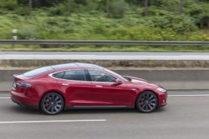 Продажі електромобілів Tesla перевищили два мільйони штук