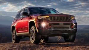 Jeep офіційно оголосив про старт продажу позашляховика Grand Cherokee L