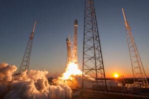 У березні в Місяць вріжеться відпрацьований ступінь ракети Falcon 9, запущеної 7 років тому