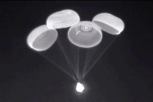 NASA і SpaceX намагаються зрозуміти, чому один з парашутів корабля Dragon розкривається повільніше за інших