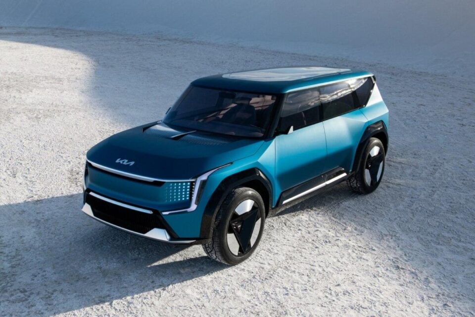 KIA офіційно представила новий 3-рядний кросовер EV9 – характеристики та фото