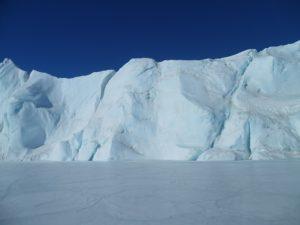 У раніше стабільній Східній Антарктиді зафіксовано перший обвал шельфового льодовика.