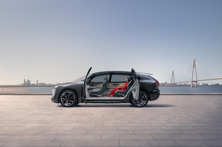 Audi представила 5,5-метровий мінівен urbansphere