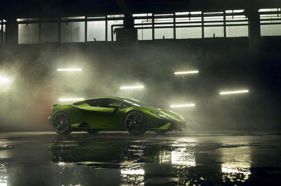 Розкрито деталі нового “зарядженого” Lamborghini
