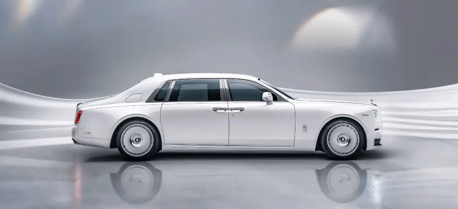 Rolls-Royce представив оновлений Phantom