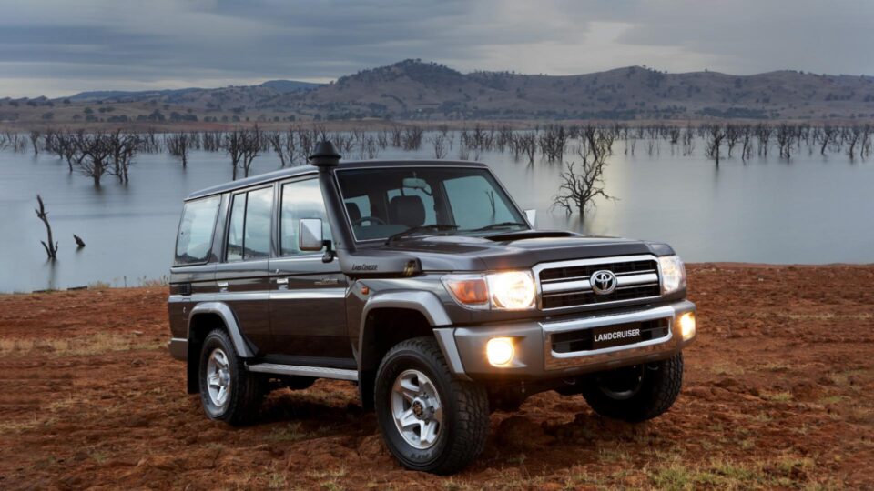 Культовий Toyota Land Cruiser 70 розпродали на два роки наперед