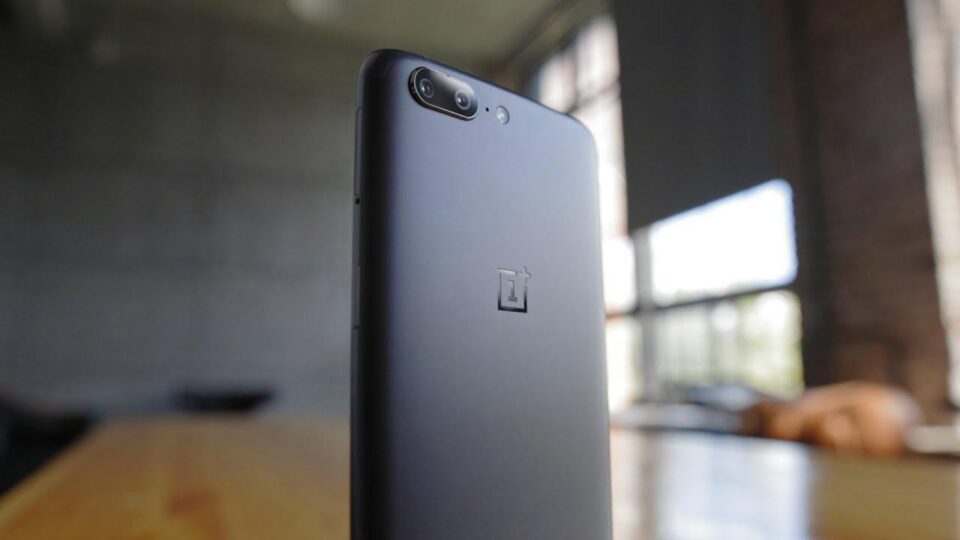 Для смартфонів Oneplus 5, 5T вже доступне оновлення Android 12