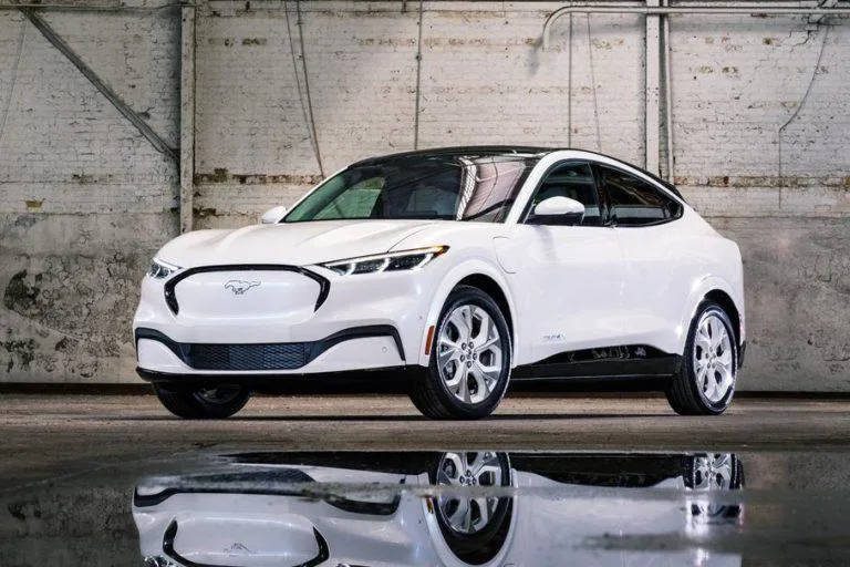 Ford поставив на стоп продаж Mustang Mach-E через серйозний дефект