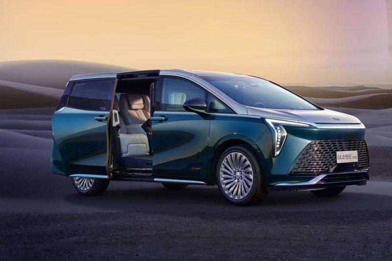 Розкішний мінівен Buick GL8 Century частково розсекретили до прем'єри