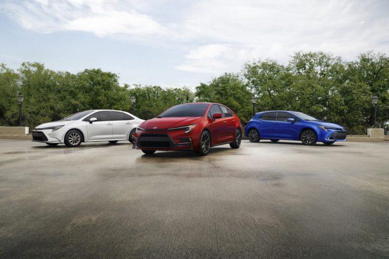 Toyota Corolla оновилася та стала повнопривідним гібридом