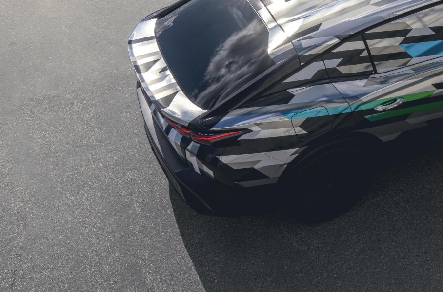 Peugeot показала нові фотографії «іншого» 408