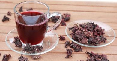 Які корисні властивості чаю каркаде і як його заварювати