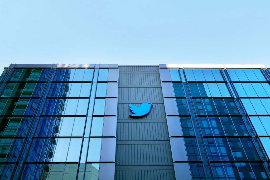 Twitter подав до суду на Ілона Маска, щоб забезпечити виконання угоди на 44 мільярди доларів