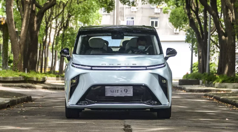 Китайці зробили розкішний електричний мінівен за ціною Hyundai Creta