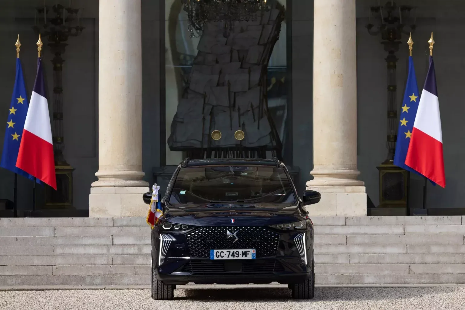 Автомобіль для президента: представлений оновлений DS 7