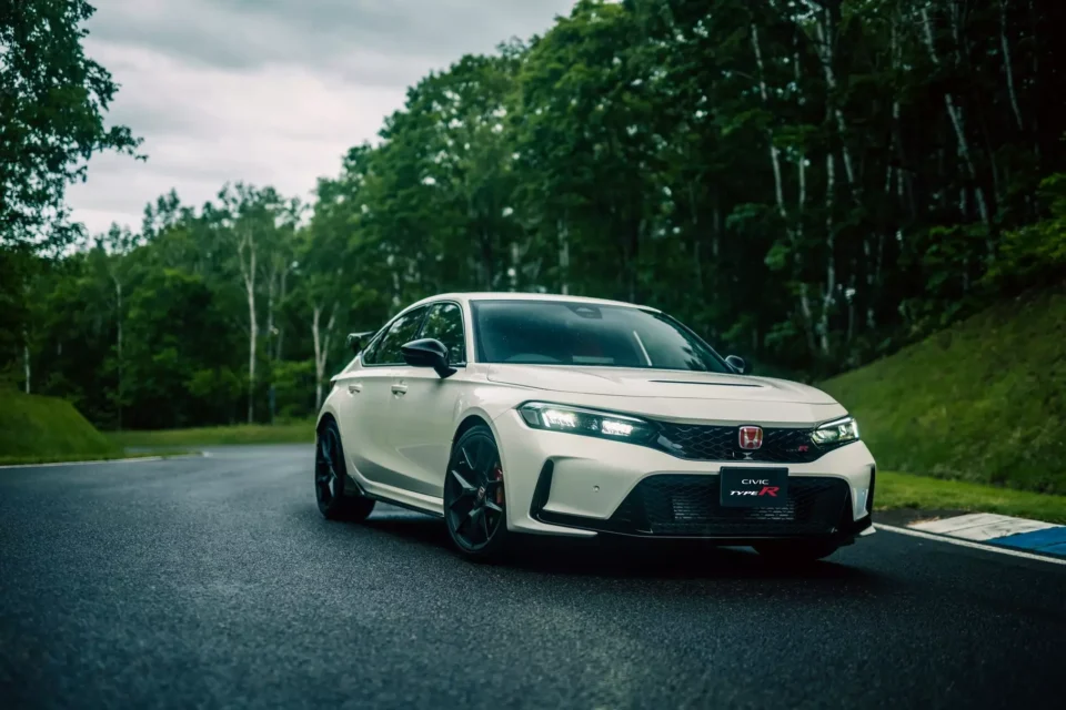 Honda не виключила перетворення Civic Type R на гібрид