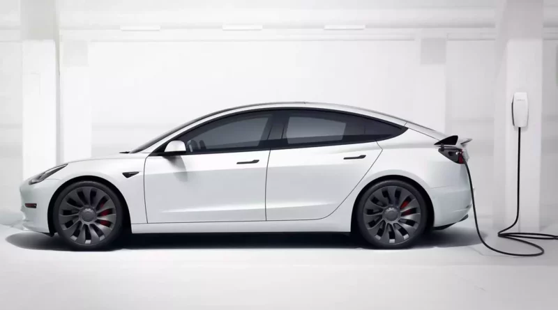 Tesla перестала приймати замовлення на одну модель через величезну чергу