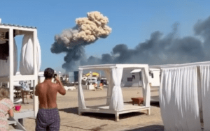 "Мамулечка, нужно сваливать!": Мережу підірвав трек-пародія на реакцію росіян на вибухи в Криму