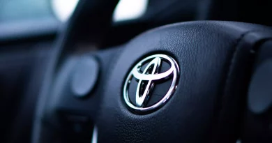 Прибуток Toyota впав майже вдвічі через дефіцит чіпів і зростання витрат