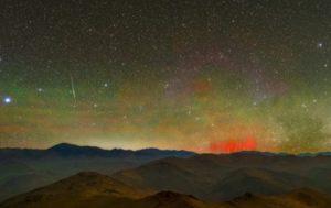 У небі над Чилі з’явилися рідкісні червоні блискавки