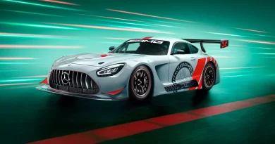 Mercedes-AMG показала перегоновий спорткар, який не допущений до перегонів