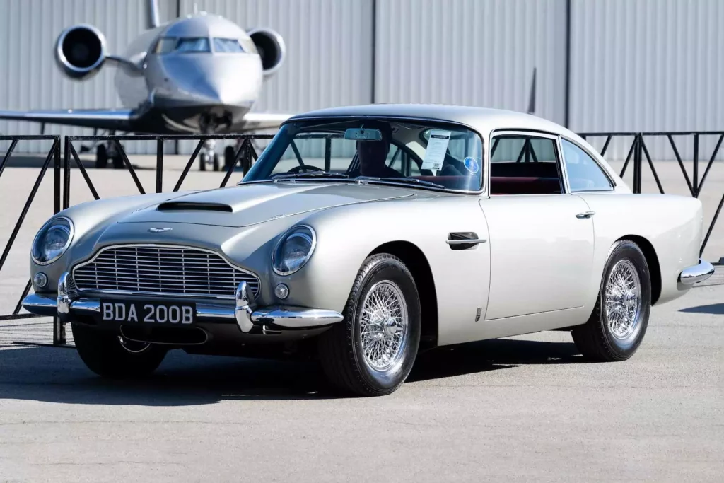 Aston Martin DB5 Шона Коннері продали дорожче, ніж очікувалося