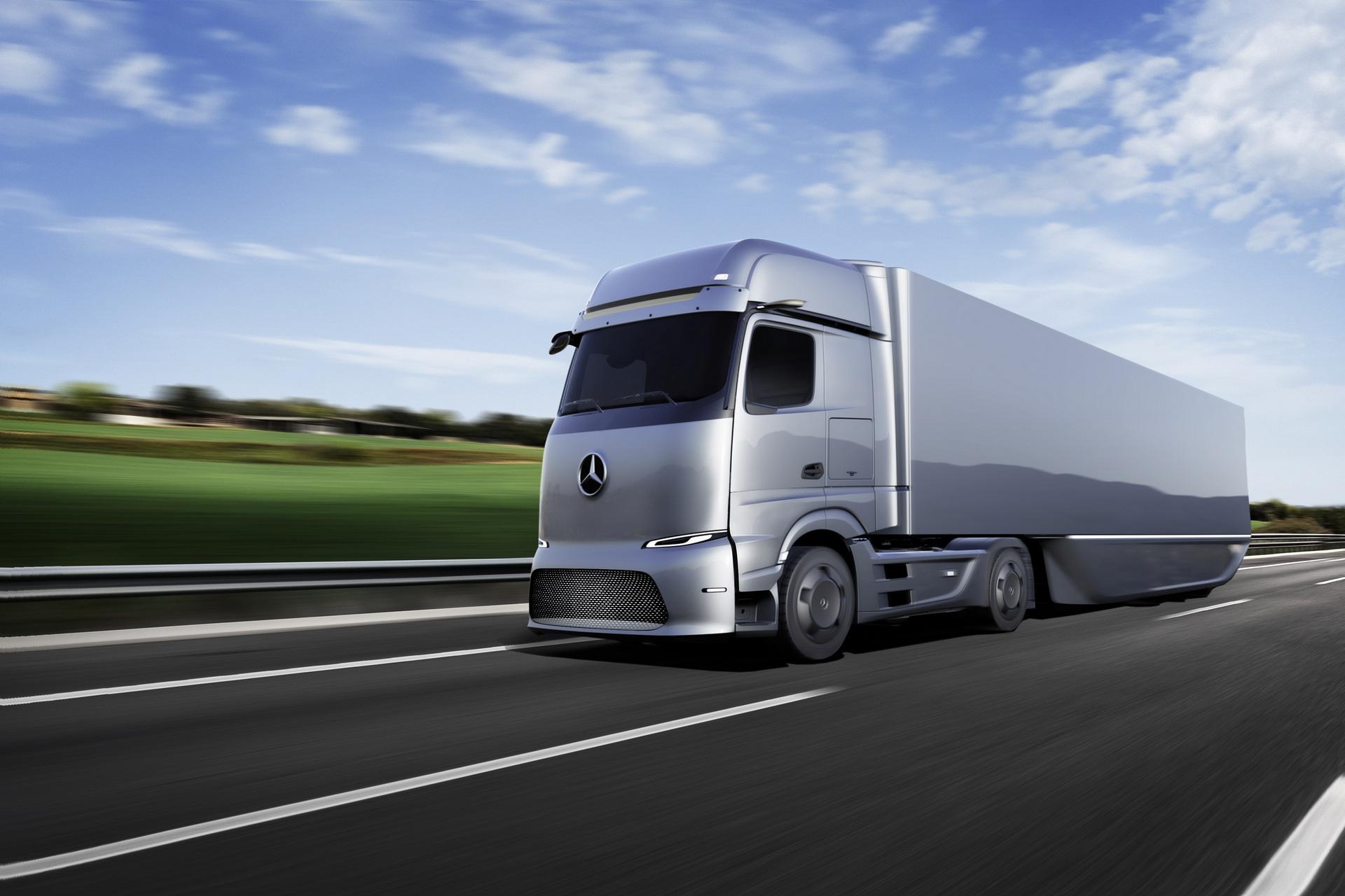 Mercedes тестуватиме електричні вантажівки на великі відстані за допомогою Amazon