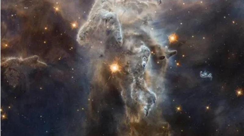 Туманність Каріна. Найвідоміша фотографія Хаббла