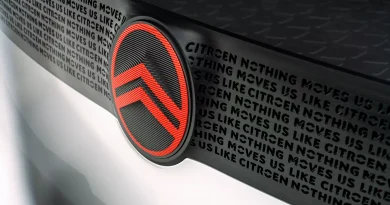 Citroen повернув логотип столітньої давності та змінив слоган