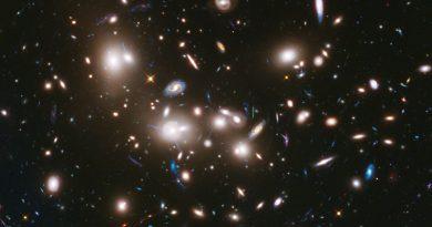 На зорі Всесвіту знайдена група галактик: одна з них повільно вмирає
