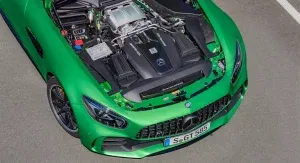 Mercedes хоче продовжити виробництво та продаж V8 після 2030 року