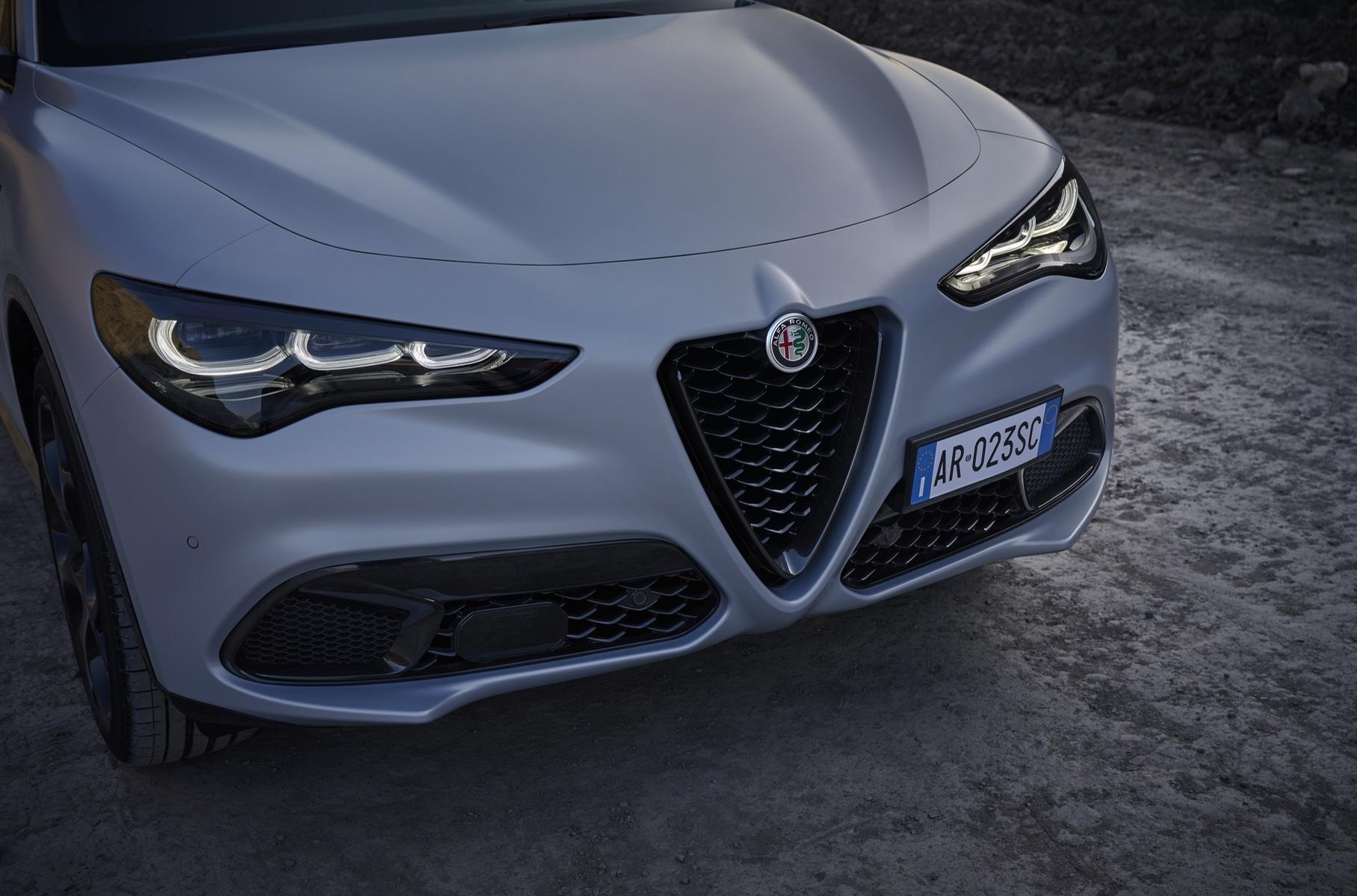 Представлені оновлені Alfa Romeo Stelvio та Giulia