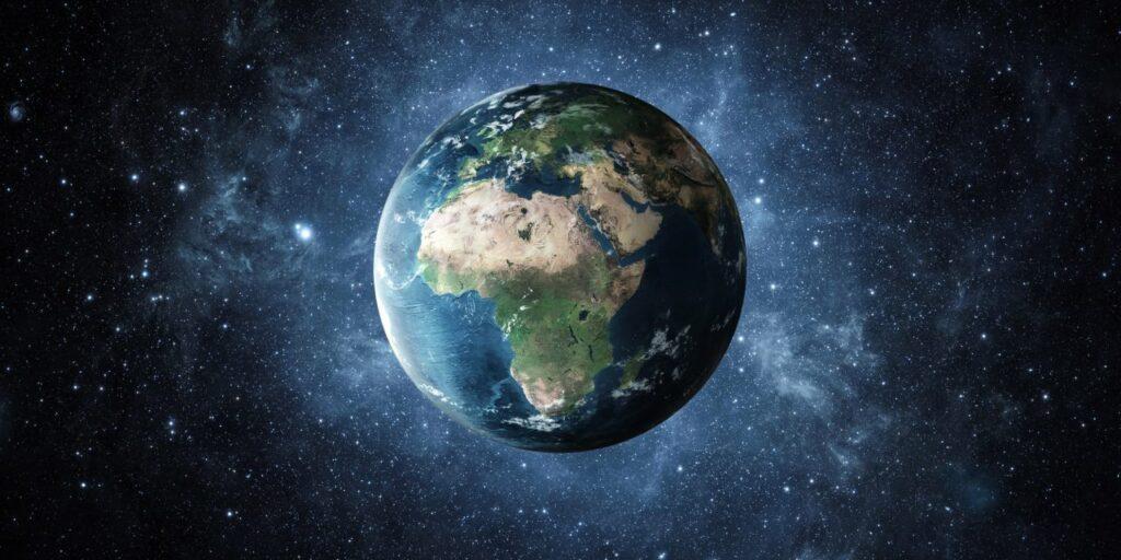 NASA показало Землю з відстані 620 тис. км