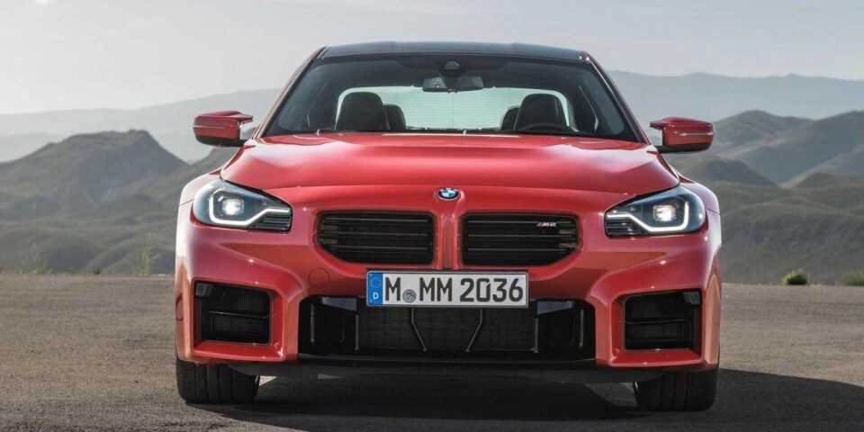 Компанія BMW представила нове спортивне купе M2