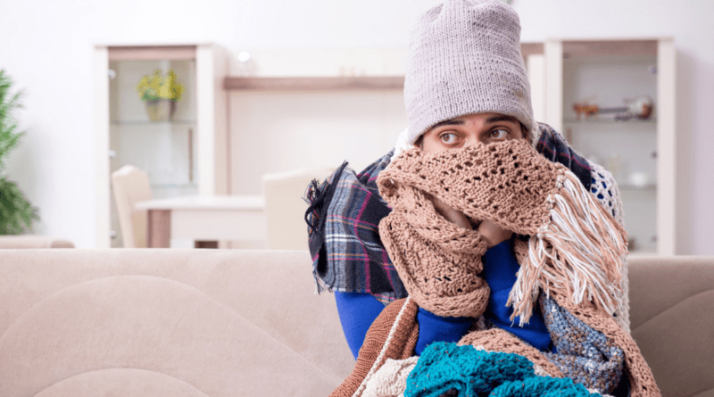 Як зігрітися, якщо в помешканні холодно: поради медиків