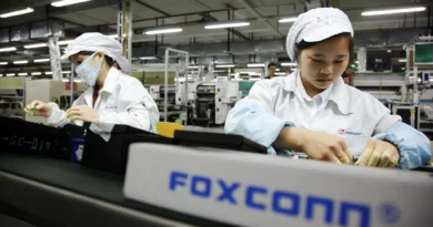 Найбільша фабрика Apple iPhone призупиняє роботу на 7 днів у Китаї