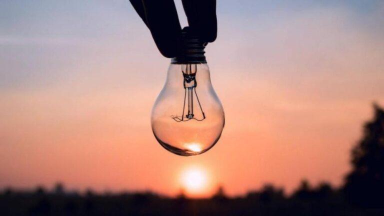 Життя без світла: як вистояти цієї зими – ТОП-5 порад від психолога