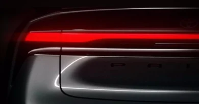 Toyota показала задню оптику нового Prius