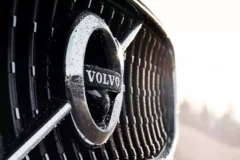 Volvo готує субкомпактний кросовер на платформі Geely