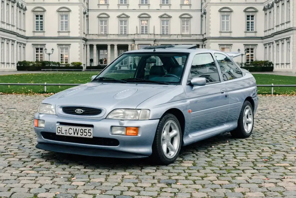 Останній зібраний Ford Escort RS Cosworth пустять із молотка