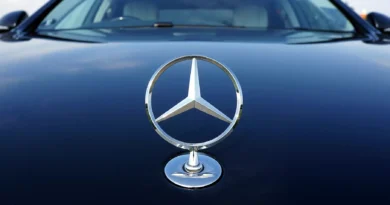 Виробник логотипів Mercedes-Benz розорився