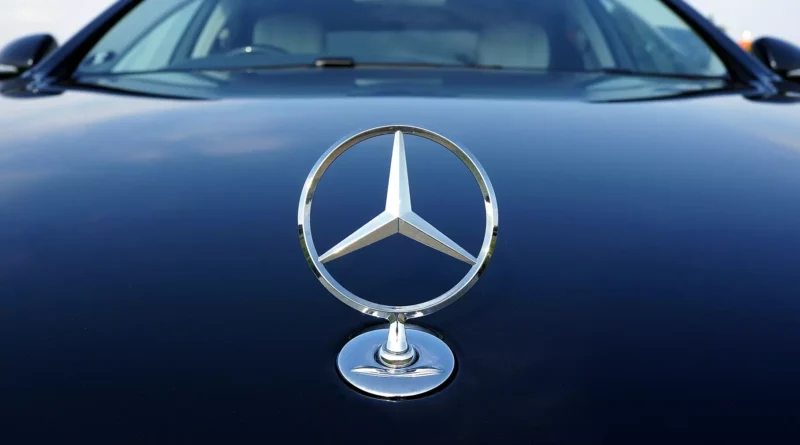 Виробник логотипів Mercedes-Benz розорився
