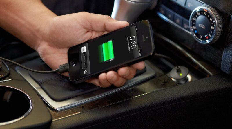Як зарядити мобільний телефон за допомогою автомобільного акумулятора