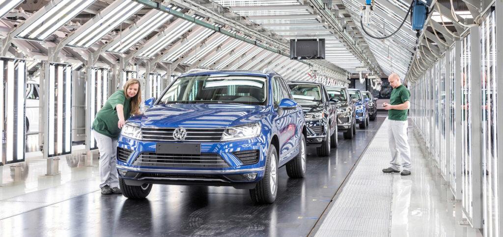 Volkswagen тимчасово зупинить виробництво на головному заводі в Німеччині