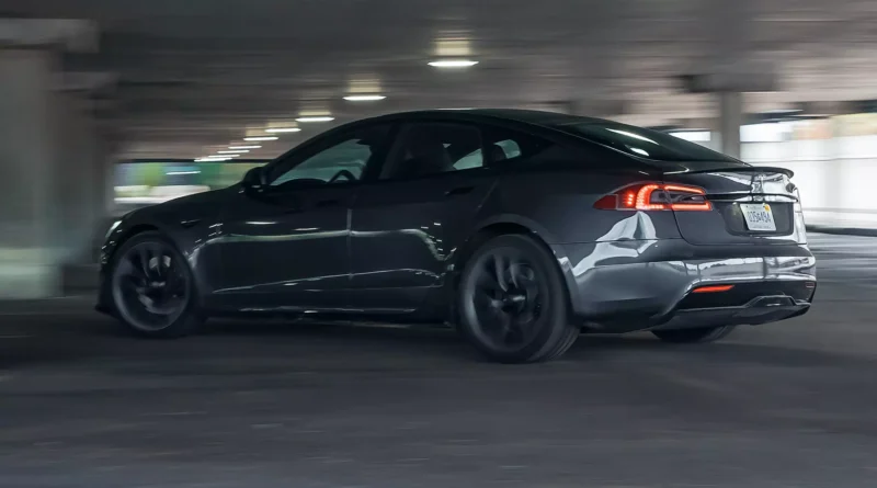 Власники Tesla скаржаться на агресію та ненависть з боку інших автомобілістів