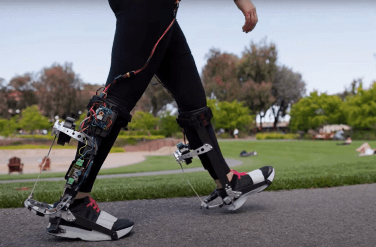 Вчені винайшли черевики «Залізної людини»