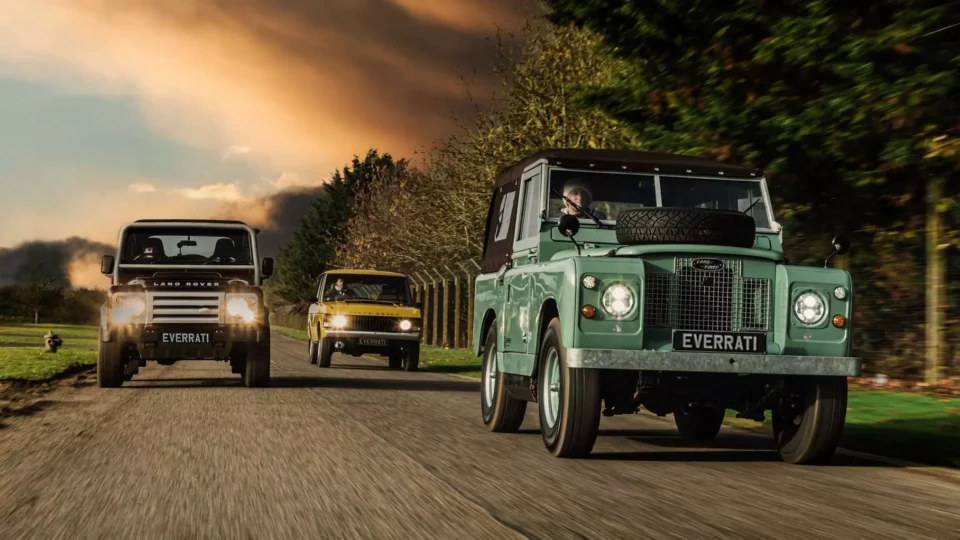 Everrati показала електрокари на базі класичних Range Rover та Land Rover Defender